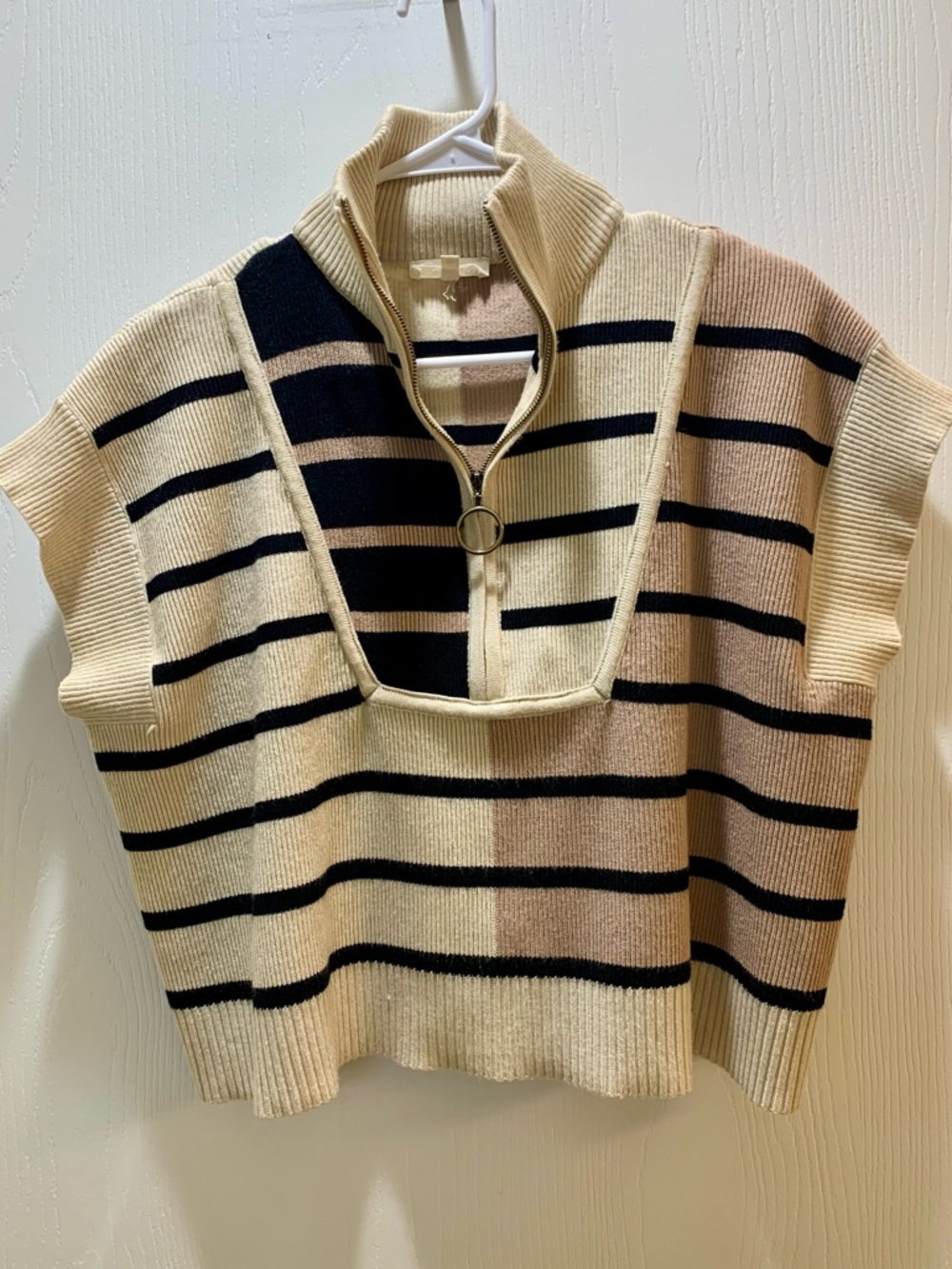 entro Cream and Black Striped Half-Zip Sweater Vest